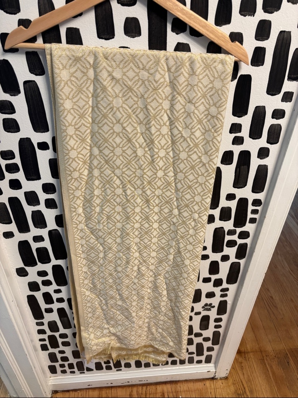 Lilly Pulitzer Cream and Gold Geometric-Print Wrap